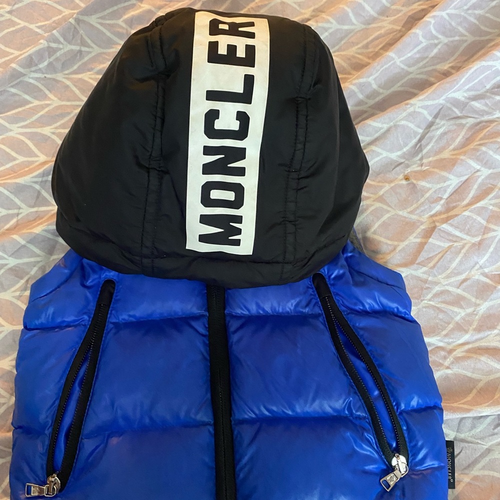 Infant moncler vest to coat , comes with sleeves